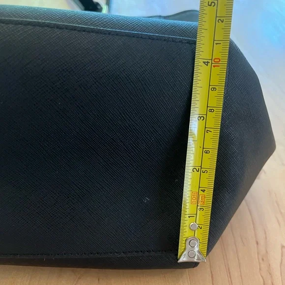 [Tory Burch] Saffiano Leather Laptop Tote Bag - Picture 13 of 14